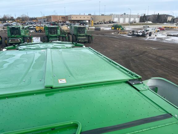 2024 John Deere S780 Combine