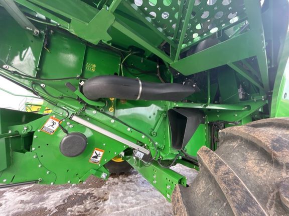 2024 John Deere S780 Combine