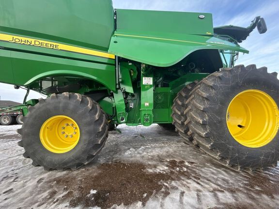 2024 John Deere S780 Combine