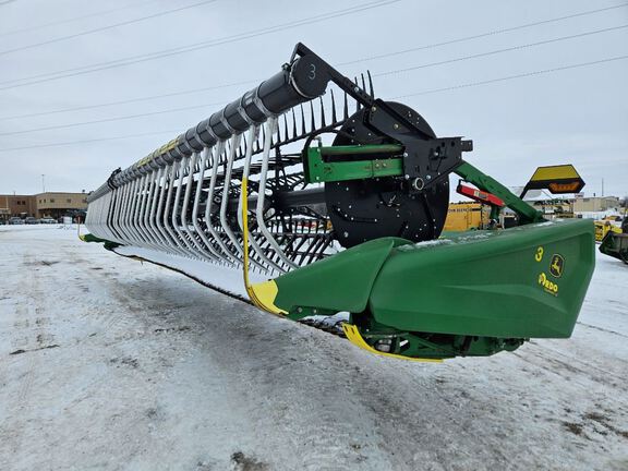 2023 John Deere HD40F Header Combine