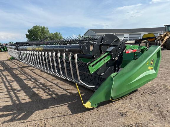 2023 John Deere HD40F Header Combine