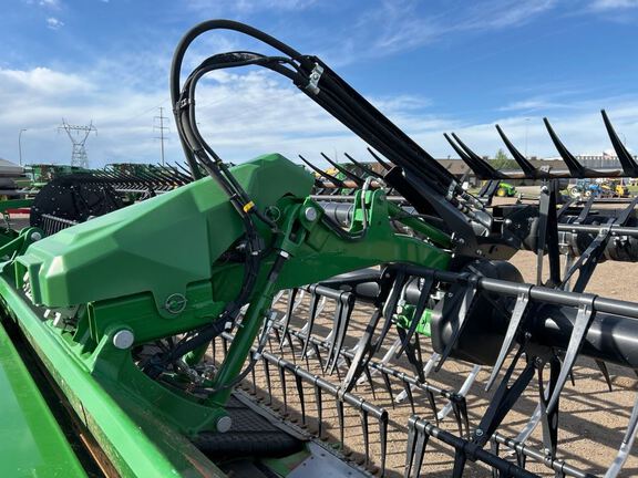 2023 John Deere HD40F Header Combine