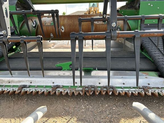 2023 John Deere HD40F Header Combine
