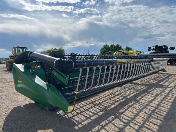 2023 John Deere HD40F Header Combine