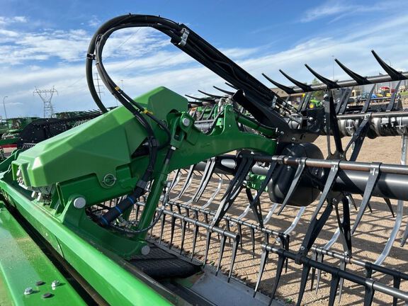 2023 John Deere HD40F Header Combine