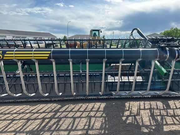 2023 John Deere HD40F Header Combine