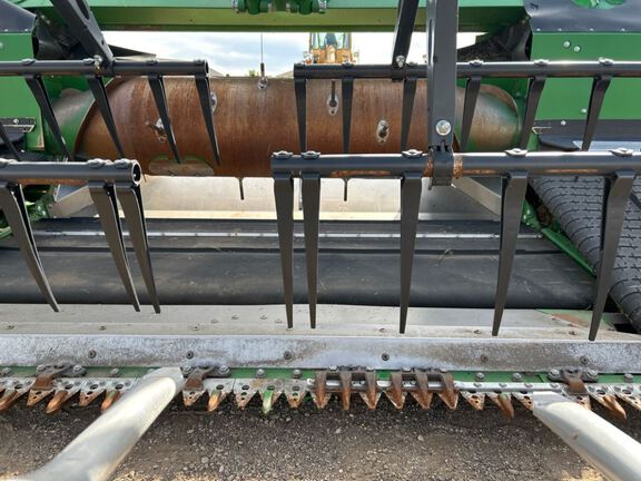 2023 John Deere HD40F Header Combine
