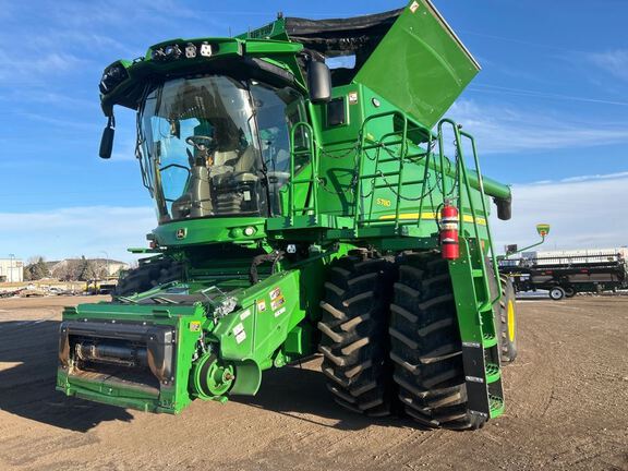 2024 John Deere S780 Combine