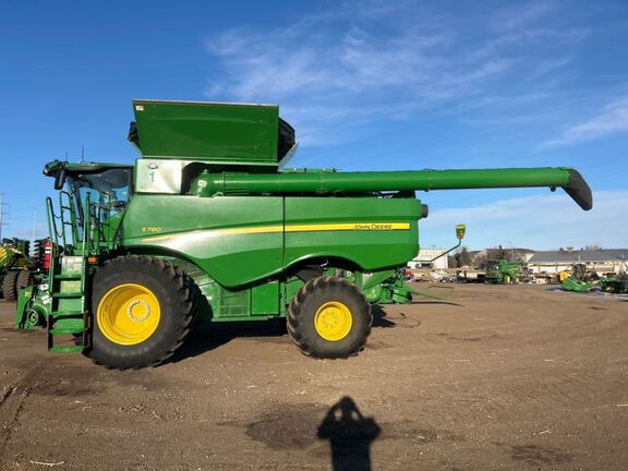 2024 John Deere S780 Combine