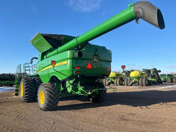 2024 John Deere S780 Combine