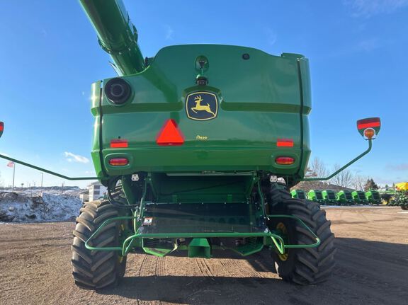 2024 John Deere S780 Combine