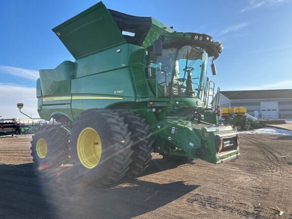 2024 John Deere S780 Combine
