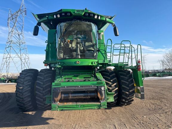 2024 John Deere S780 Combine