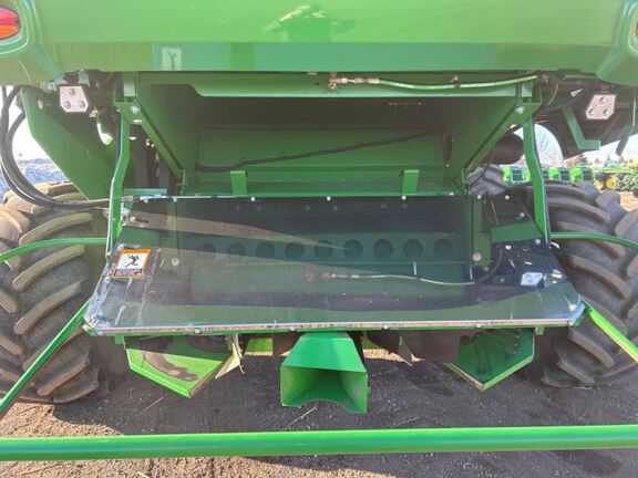 2024 John Deere S780 Combine