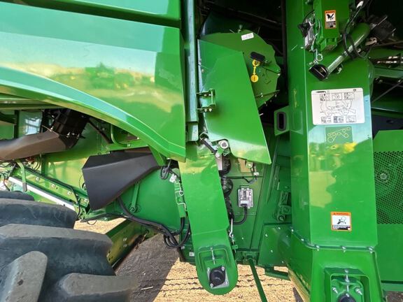 2024 John Deere S780 Combine