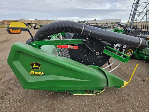 2023 John Deere HD40F Header Combine