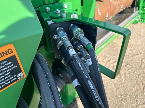 2023 John Deere HD40F Header Combine