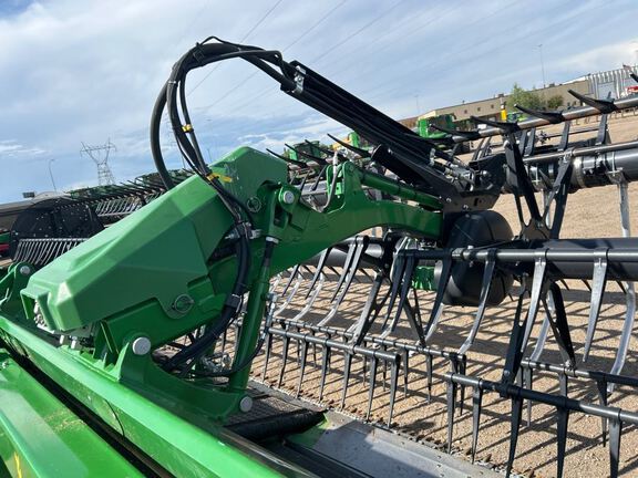 2023 John Deere HD40F Header Combine