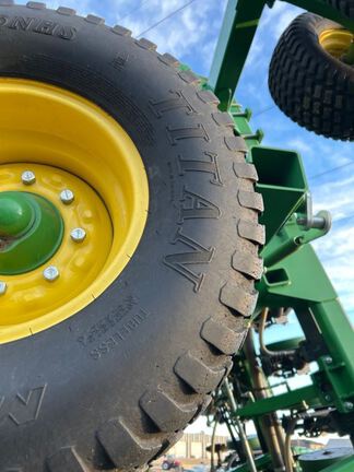 2023 John Deere N560 Air Seeder