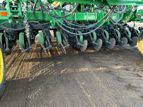 2023 John Deere N560 Air Seeder