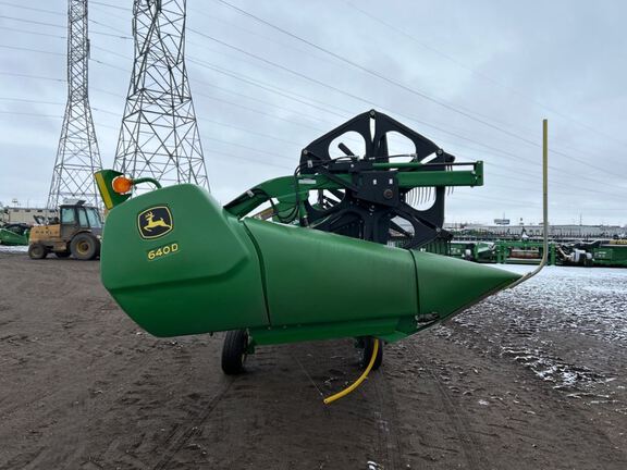 2012 John Deere 640D Header Combine