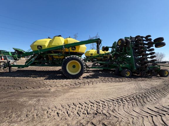 2013 John Deere 1890 Air Seeder