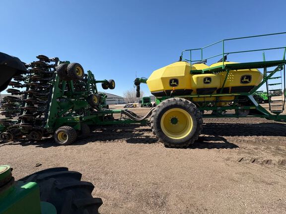 2013 John Deere 1890 Air Seeder