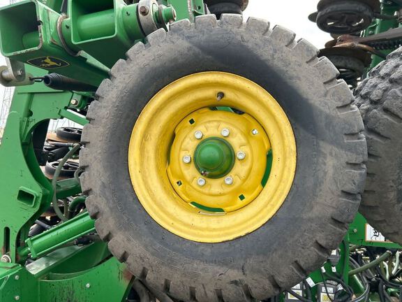 2013 John Deere 1890 Air Seeder