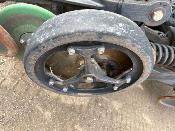 2013 John Deere 1890 Air Seeder
