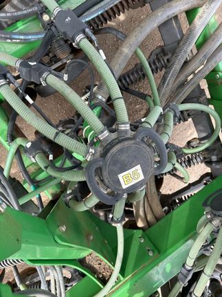 2013 John Deere 1890 Air Seeder