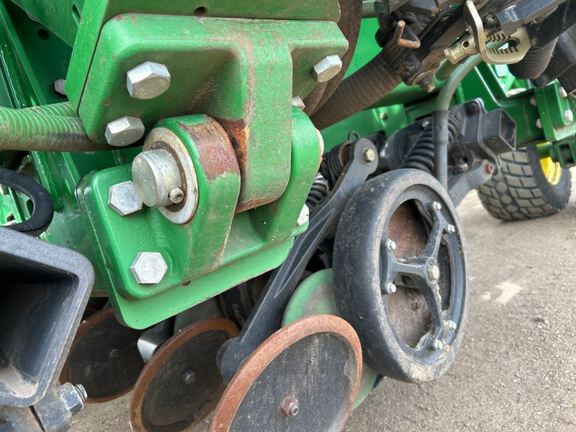 2013 John Deere 1890 Air Seeder