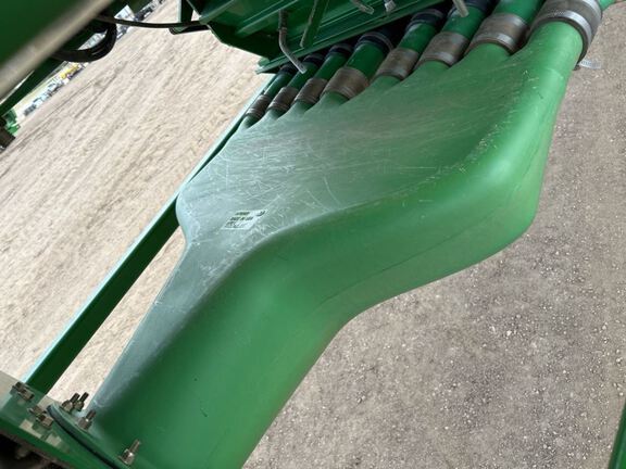 2013 John Deere 1890 Air Seeder