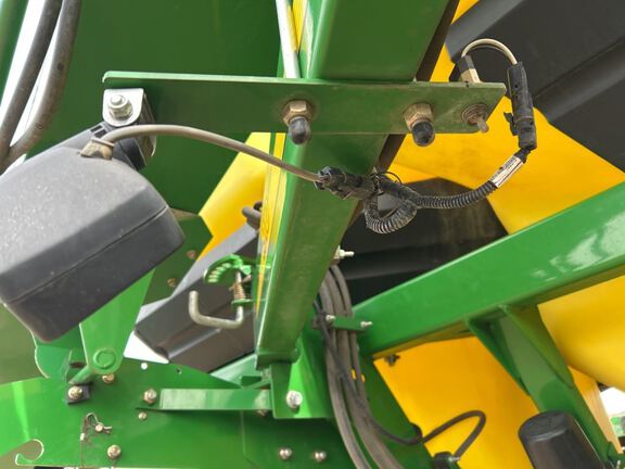 2013 John Deere 1890 Air Seeder
