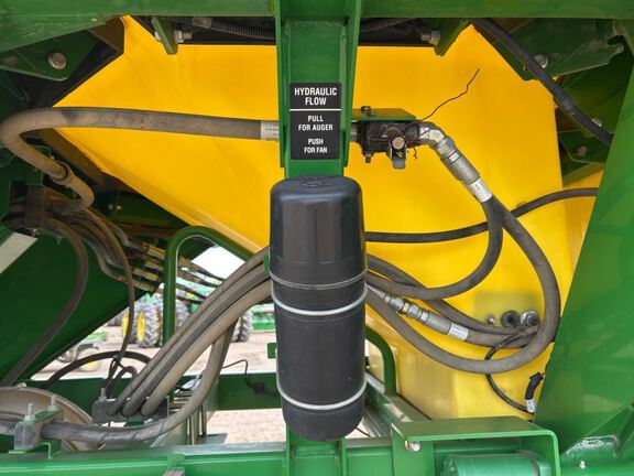 2013 John Deere 1890 Air Seeder