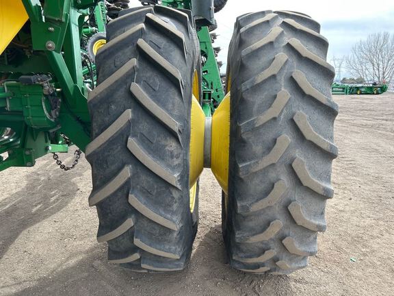 2013 John Deere 1890 Air Seeder