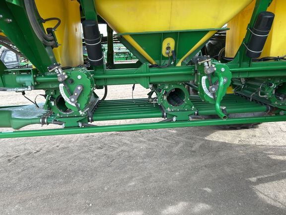 2013 John Deere 1890 Air Seeder