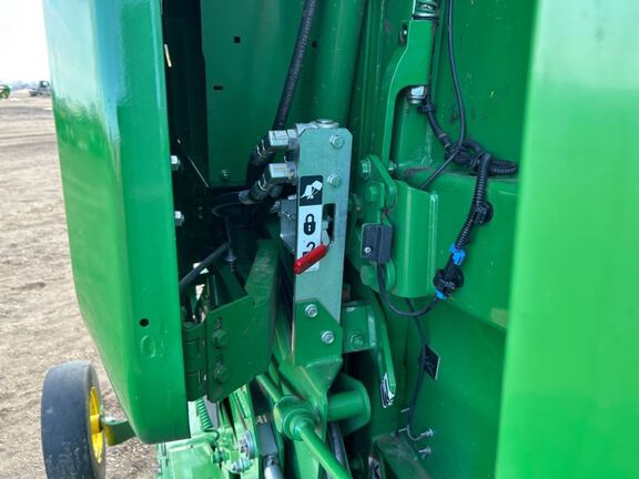 2023 John Deere 560M Baler/Round
