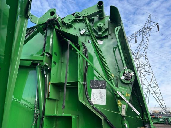 2023 John Deere 560M Baler/Round