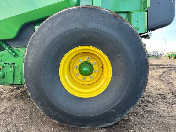 2023 John Deere 560M Baler/Round