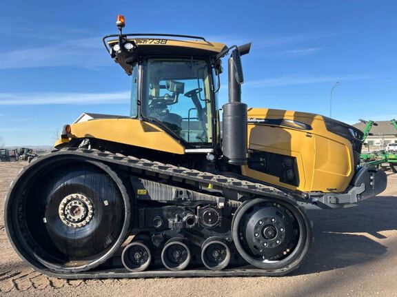 2018 AGCO MT738 Tractor Rubber Track