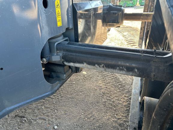 2018 AGCO MT738 Tractor Rubber Track