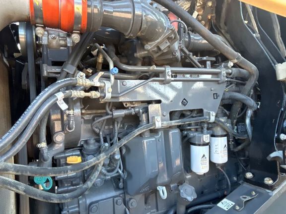 2018 AGCO MT738 Tractor Rubber Track
