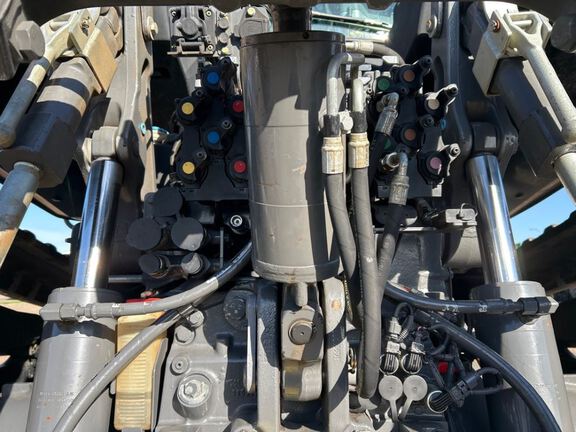 2018 AGCO MT738 Tractor Rubber Track