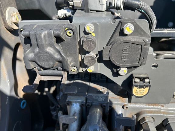 2018 AGCO MT738 Tractor Rubber Track