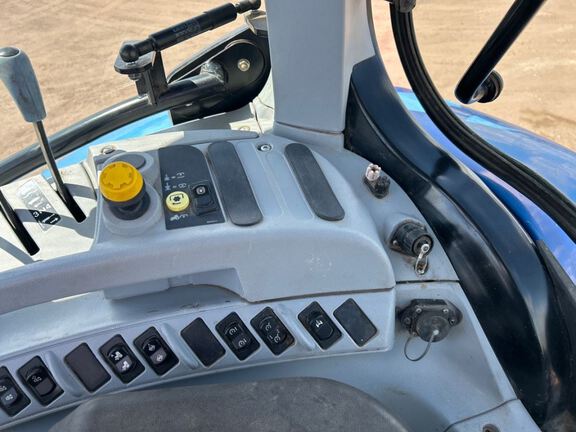 2010 New Holland T7050 Tractor