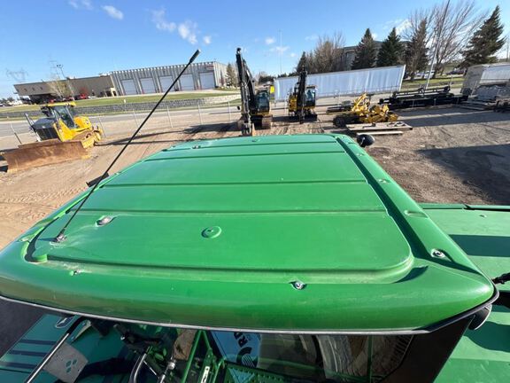 2013 John Deere R450 Windrower