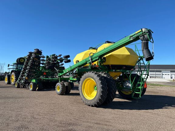 2016 John Deere 1890 Air Seeder