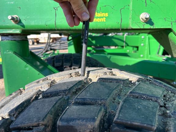 2016 John Deere 1890 Air Seeder