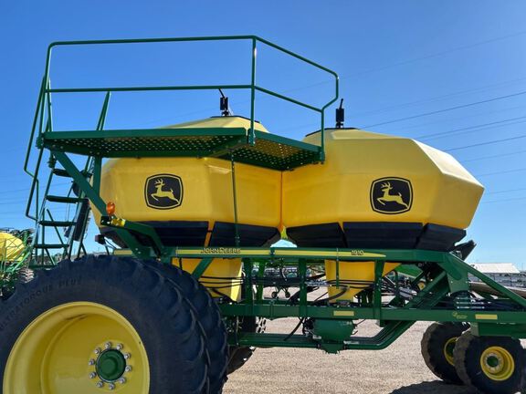 2016 John Deere 1890 Air Seeder