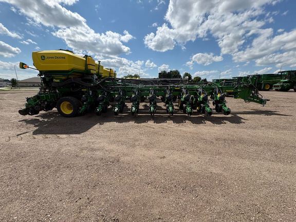 2026 John Deere DB60 Planter